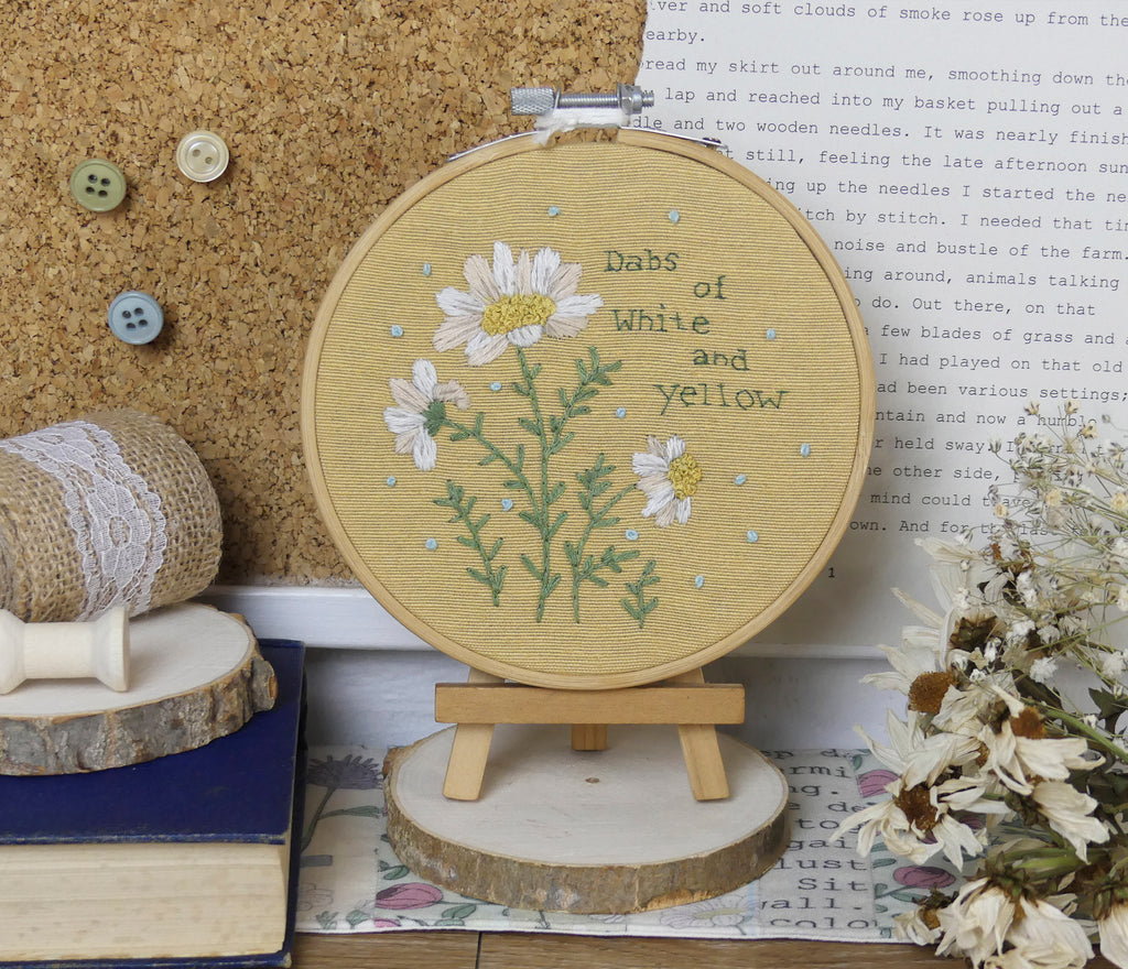 Embroidery Hoop - Daisies